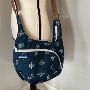 KAVU Singapore Crossbody Satchel Purse, blue & white, adjustable strap, EUC